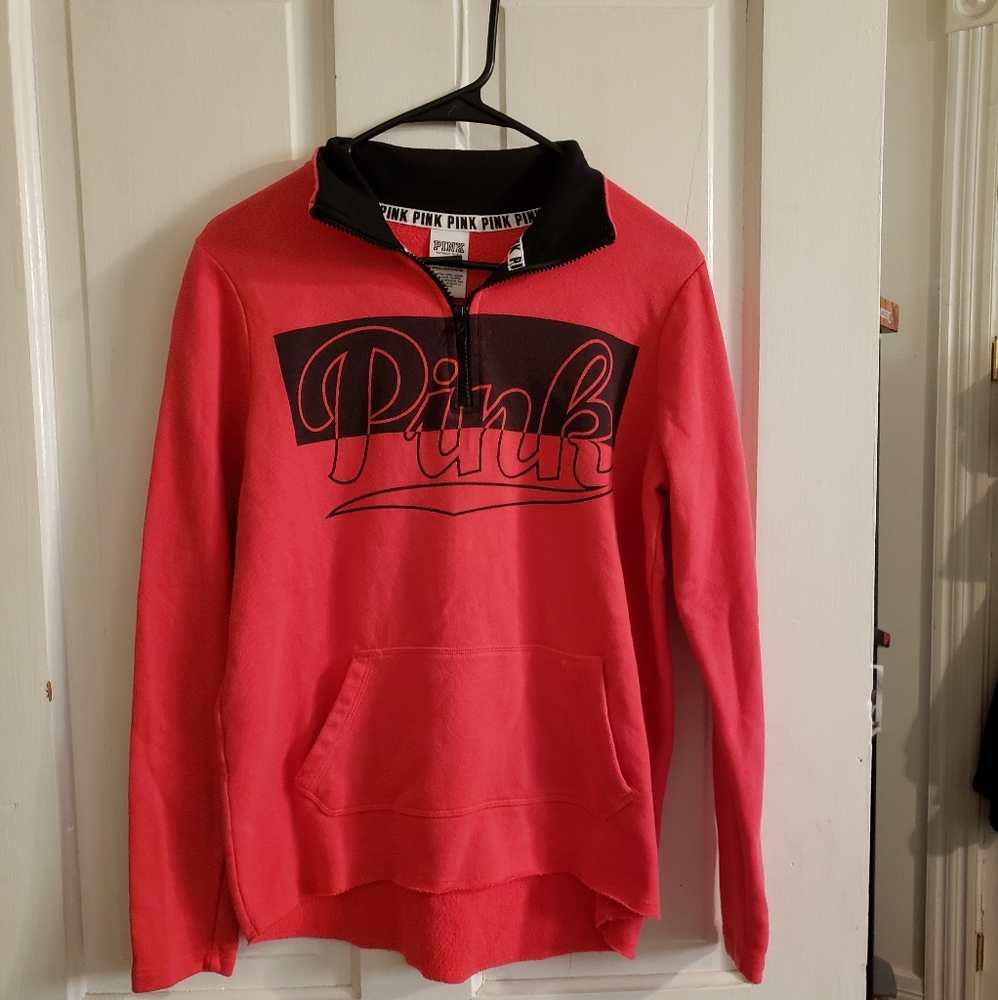 Like new Red vs pullover with a pocket